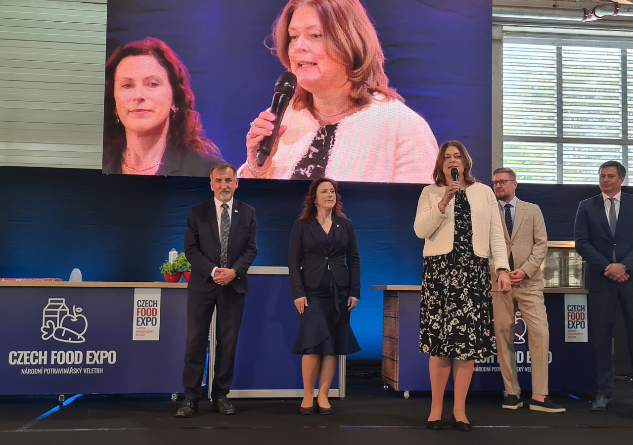 Potravinářský veletrh Czech Food Expo láká na kvalitní české potraviny, jejich výrobci je chtějí více zařadit do sortimentu supermarketů 